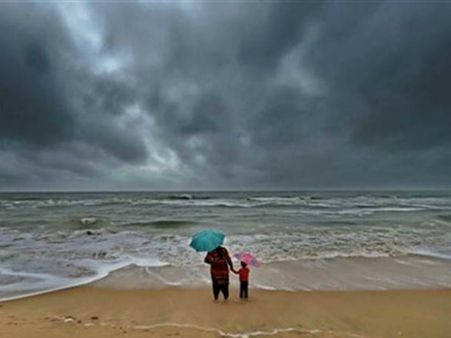 అరేబియన్ సముద్రంలో అల్పపీడన ద్రోణి..దక్షిణ రాష్ట్రాలకు వర్షసూచన