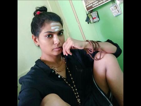 అయ్యప్ప స్వామి ఆలయంలోకి ప్రవేశించేందుకు ప్రయత్నించిన రెహానా ఫాతిమా బదిలీ