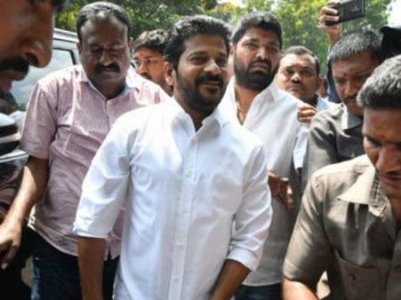 ఐటీ అధికారుల ఎదుట రేవంత్ రెడ్డి: ఓటుకు నోటు, కంపెనీల్లో వాటా సహా వీటిపై ప్రశ్నావళి