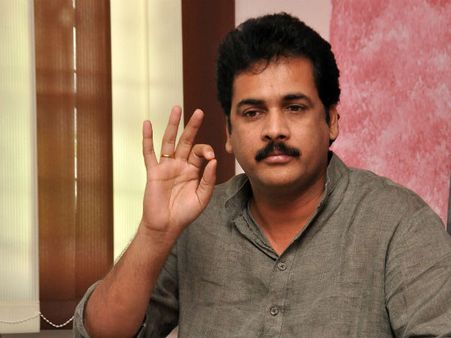 ఆపరేషన్ గరుడ వ్యాఖ్యలపై...హీరో శివాజీని విచారించండి:విజయవాడ సిపికి వైసీపీ నేతల ఫిర్యాదు