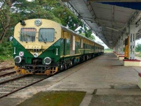 ఈ రూటులో ప్రయాణికులే లేరు..అందుకే రైలు సర్వీసు నిలిపేస్తున్నాం : రైల్వేశాఖ