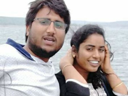 ప్రేమించి పెళ్లి.. అంతలోనే: ట్రిప్పర్ చక్రాల కింద నలిగిన టెక్కీ, భర్త పరిస్థితి విషమం