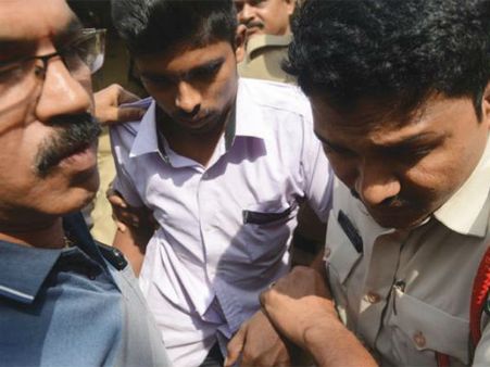 నిందితుడి నుంచి ఎక్కువ కాల్స్ మహిళకే: ప్లాన్‌లో భాగంగా అతన్నేం చేస్తారు?.. విజయసాయి వీడియో పోస్ట్