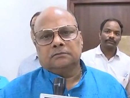 సీబీఐలో ఇలా ఎప్పుడైనా జరిగిందా?...అరుణ్ జైట్లీ వ్యాఖ్యలు హాస్యాస్పదం:మంత్రి యనమల