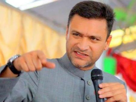 అక్బరుద్దీన్ సంచలన వ్యాఖ్యలు: వైయస్ అయినా.. కేసీఆర్ అయినా మాకు గొడుగు పట్టాల్సిందే..!