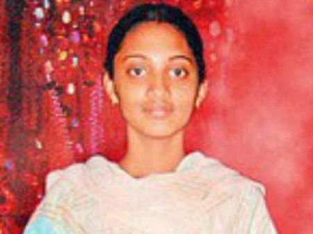 ఆయేషా కేసు అప్ప‌గించిన హైకోర్టు : ఇప్పుడు బాబు సీబిఐను ఆప‌గ‌ల‌రా..!