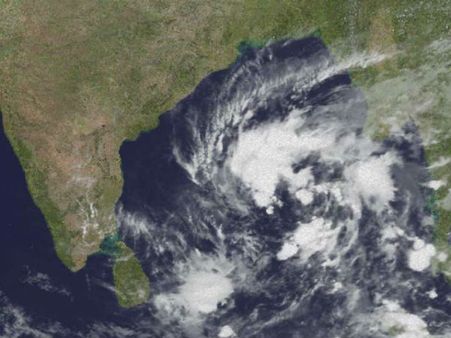 ఆంధ్రప్రదేశ్ కు తప్పిన ‘గజ’ తుఫాన్ ముప్పు...తమిళనాడు వైపుకు మళ్లింది!