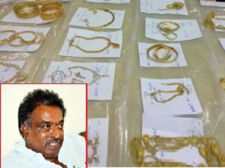 లాకర్లా...బంగారం దుకాణాలా?:ఎసిబికి పట్టుబడ్డ వెంకటరావు వైభోగం...వట్టి ఆభరణాలే రూ.3 కోట్లు