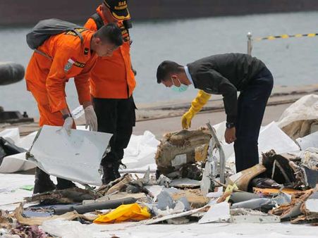 ఇండోనేషియా విమాన ప్రమాదం: దొరికిన బ్లాక్ బాక్స్ ...అందులో ఏముంది..?