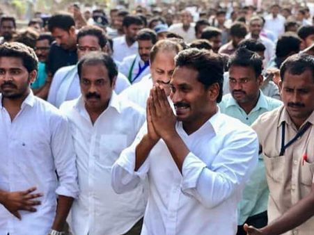 జగన్ ప్రజాసంకల్ప యాత్రకు నేటితో ఏడాది...పాదయాత్ర చరిత్రలో సరికొత్త రికార్డులు;మరెన్నో మైలురాళ్లు