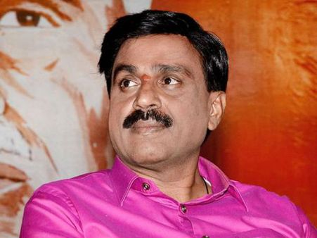 సీఎంకు పాము పగ: 12 ఏళ్లకు కసి తీర్చకున్నారు. ఇక చేతులు కట్టుకోను: గాలి జనార్దన్ రెడ్డి!