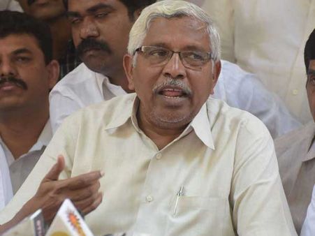 23న సోనియా గాంధీకి సన్మానం: కుంతియా, ఆర్ కృష్ణయ్యని నిలబెట్టారని కోదండ ఆవేదన