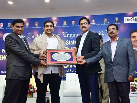 అందులో కీలక పాత్ర ఇంజినీర్లదే...సర్వీస్ సెక్టార్ పై ఆధారపడివున్న భవిష్యత్తు:మంత్రి లోకేష్