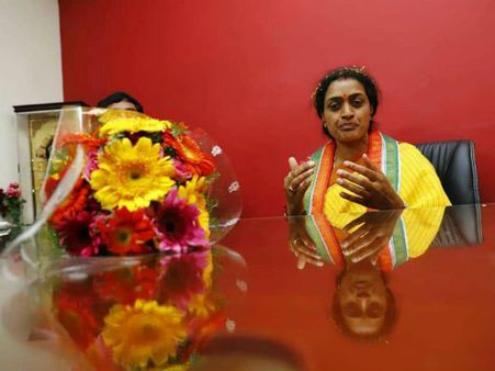 తెలుగులో తడబాటుపై నందమూరి సుహాసిని ఏం చెప్పారంటే? హరికృష్ణ కోడలు ప్రచారం