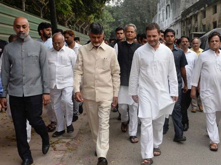 రాహుల్ గాంధీ-చంద్రబాబు కలయిక, కాంగ్రెస్‌కు ఏపీలో భారీ షాక్, వట్టి వసంత్ రాజీనామా