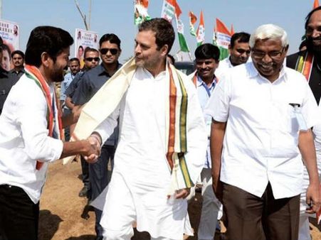 తెరాస అంటే తెలంగాణ రాష్ట్ర సంఘ్‌పరివార్, కేసీఆర్‌పై ఎంతో నమ్మకం పెట్టుకుంటే: రేవంత్ ఇలాకాలో రాహుల్