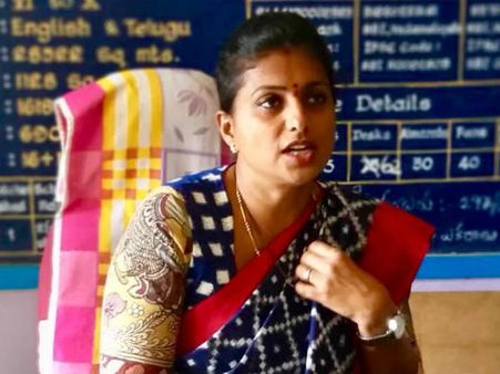 సినిమాలు లేని ఆర్టిస్ట్ కథ, వైయస్ ఫినిష్ అని చంద్రబాబు హెడ్డింగ్ వచ్చిన రోజే: రోజా సంచలనం