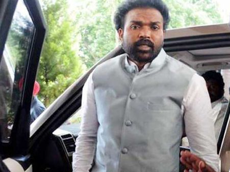 బళ్లారి శ్రీరాములను ఢిల్లీకి పిలిచిన బీజేపీ హైకమాండ్, గాలికి బెయిల్ వస్తేనే, ఏం చేస్తారు?