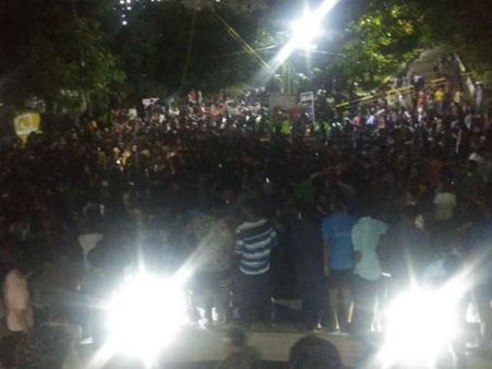 గర్ల్స్ హాస్టల్‌లో అమ్మాయి ఎదుట అతని హస్తప్రయోగం: కాలేజీలో రాత్రి టెన్షన్