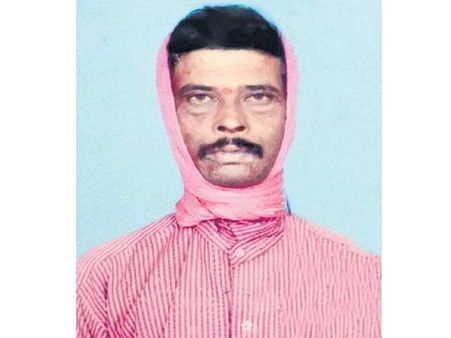 పార్టీ జెండాతో టీఆర్ఎస్ కార్యకర్త ఆత్మహత్య.. సూసైడ్ నోట్ లో ఏముందంటే..!