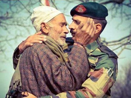 అహ్మద్ వాణికి దేశం సలాం: ఈ ఫోటో ప్రతి ఒక్కరిని కంటతడి పెట్టిస్తోంది