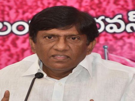 ఎపి ప్రభుత్వ ప్రకటనలను తెలంగాణాలో నిలిపివేయాలంటూ ఈసీకి తెరాస ఫిర్యాదు