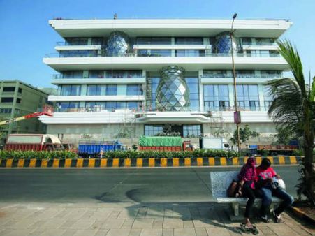 కొత్త ఇంటికి ఇషా అంబానీ ఆనంద్ పిరమల్ జంట: ఇంటి విశేషాలు చూస్తే మైండ్ బ్లాక్ అవుతుంది