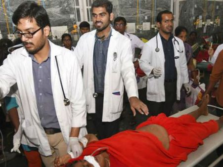 కర్నాటక ఆలయం విషాద ఘటన: ప్రసాదంలో ఏమి కలిపారో తెలుసా..?