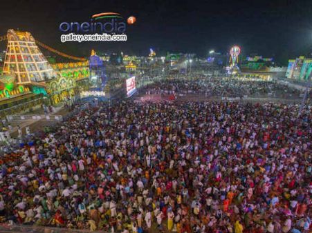 వైకుంఠద్వార ద‌ర్శ‌నం : పోటెత్తిన భ‌క్త‌జ‌నం: త‌ర‌లి వ‌చ్చిన ప్ర‌ముఖులు