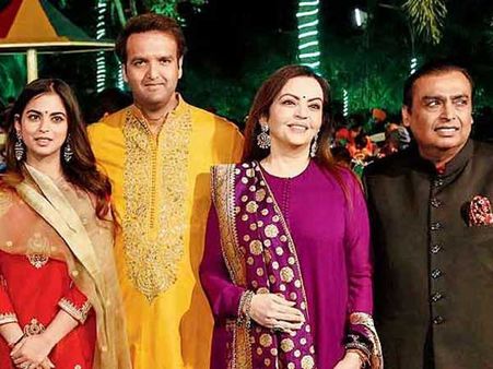 కూతురు కన్యాదానం, అమితాబ్ మాటలు: ముఖేష్ అంబానీ భావోద్వేగం, కంటతడి