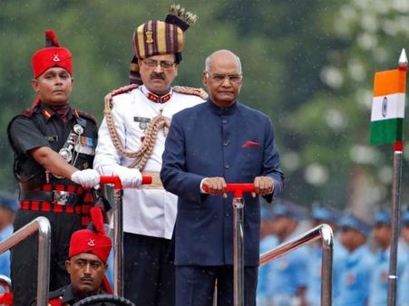 రాష్ట్రపతి సెక్యూరిటీ గార్డులుగా ఆ మూడు కులాలకు చెందినవారే ఉంటారెందుకు..?