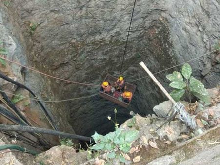 ర్యాట్ హోల్: 12 రోజుల క్రితం మైన్స్‌లో చిక్కుకున్న 15మంది, రెస్క్యూ ఆపరేషన్