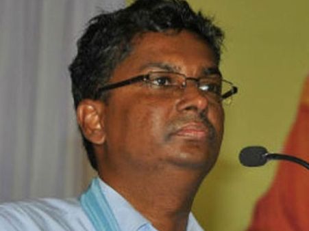 కర్ణాటకలో ఆపరేషన్ కమల, బీజేపీకి అధికారం, బాంబు పేల్చిన కాంగ్రెస్ ఎమ్మెల్యే, రిసార్టులో!