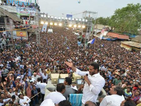 ఓ ప‌క్క అద్య‌క్షుడి జ‌న్మ‌దిన వేడుక‌లు..! మ‌రో ప‌క్క నేత‌ల అస‌హ‌నం..! వైసీపిలో విచిత్ర ప‌రిస్థితి..!