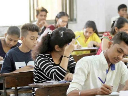 దగ్గరపడుతున్న పరీక్షలు.. పూర్తికాని సిలబస్.. SSC విద్యార్థులకు టెన్షన్