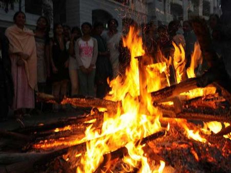 రేపే భోగి పండుగ, విశిష్టత ఇదీ: అన్ని పండుగలకు, సంక్రాంతికి తేడా ఇదే