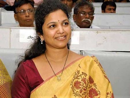 కోట్ల చేరికపై బుట్టా రేణుక ఏమన్నారంటే, వైసీపీ నుంచి వచ్చిన ఆమెకు ఏమి ఆఫర్ చేస్తారు?