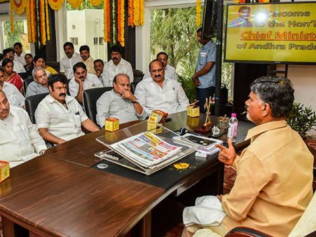 సీయం ఏక్ నంబ‌రీ..మంత్రి ద‌స్ నంబ‌రీ : ఏపిలో ప్ర‌భుత్వ పెద్ద‌ల తీరు..!