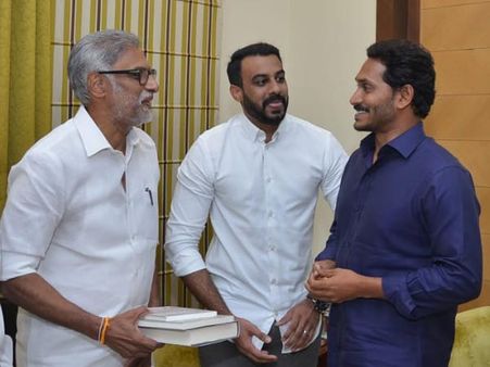 ఒక్క చేరిక., వంద అవ‌రోధాలు..! వైసీపిలో ద‌గ్గుబాటి ఎపిసోడ్ తో వింత ప‌రిణామాలు..!!