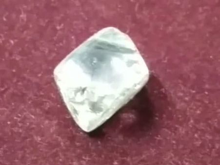 కుచేలుడు కుబేరుడయ్యాడు: ఈ వ్యక్తికి వజ్రం దొరికింది..వేలంపాటలో ఎంత ధర పలికిందో తెలుసా..?