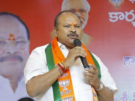 కన్నా లక్ష్మీనారాయణ దెబ్బకు ఏపీలో బీజేపీ ఖాళీ: నిధులపై పురంధేశ్వరికి టీడీపీ కౌంటర్