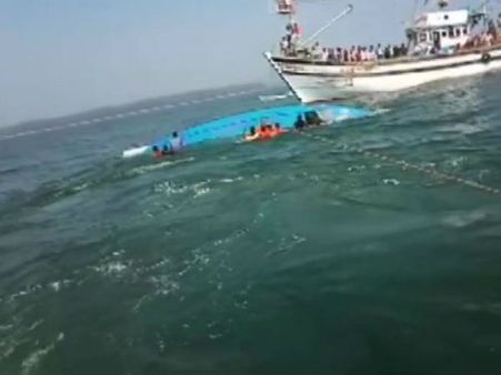 ఘోర పడవ ప్రమాదం, 8 మంది మృతి: 17 మందిని కాపాడిన రెస్క్యూ టీం