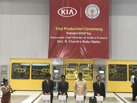 క‌రువు సీమ‌లో కార్ల త‌యారీ : కియో తొలి కారు ప్రారంభం..!