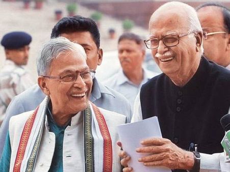 వచ్చే లోకసభ ఎన్నికల్లో పోటీ: అద్వానీ, మురళీ మనోహర్ జోషిలదే నిర్ణయం