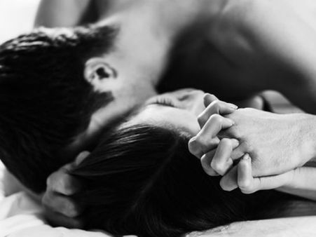 సెక్స్ చేస్తూ చనిపోయాడు.. అసలేం జరిగింది..?