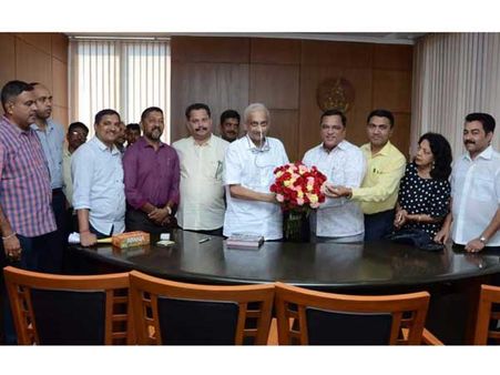 ఐదునెలల గ్యాప్ తర్వాత సెక్రటేరియట్‌కు సీఎం