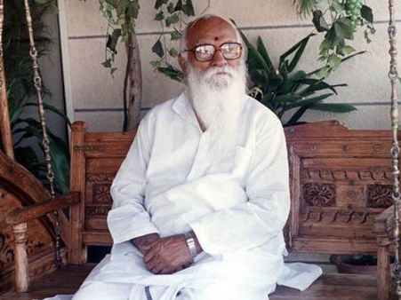 'భారత రత్నం' నానాజీ దేశ్‌ముఖ్: ఎవరీ వ్యక్తి.. ఆయన దేశానికి అందించిన సేవలేంటి..?