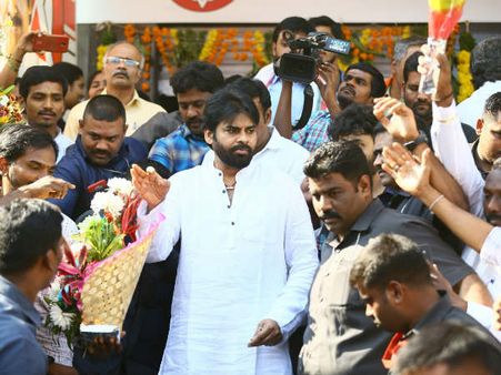 2019 ఎన్నికల ప్రచారానికి పవన్ కళ్యాణ్ శ్రీకారం, అభ్యర్థుల విషయంలో చంద్రబాబు-జగన్ కంటే ముందే