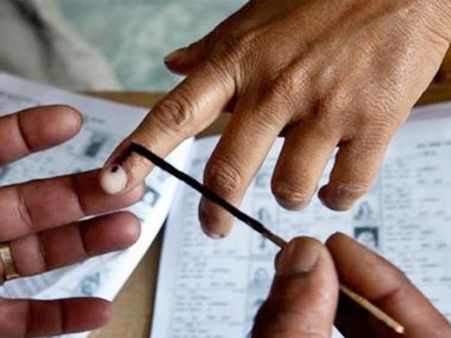 ఏపిలో భారీగా యువ - న‌యా ఓటర్లు. ఎవ‌రి మ‌ద్ద‌తు ఎవ‌రికి :ఏపి లో మొత్తం 3.69 కోట్ల ఓట్లు ..!