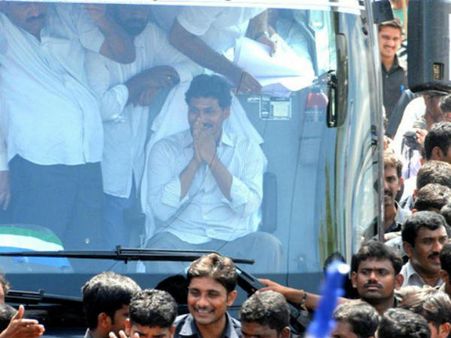 జ‌గ‌న్ స‌మ‌ర‌నాదం : బ‌స్సు యాత్ర‌కు ముమూర్తం ఫిక్స్ : ఇక‌..ఏపి న‌డిబొడ్డు నుండే..!